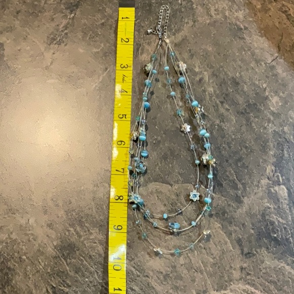 Costume jewelry. Necklace with light blue beads with little flowers - Picture 4 of 4